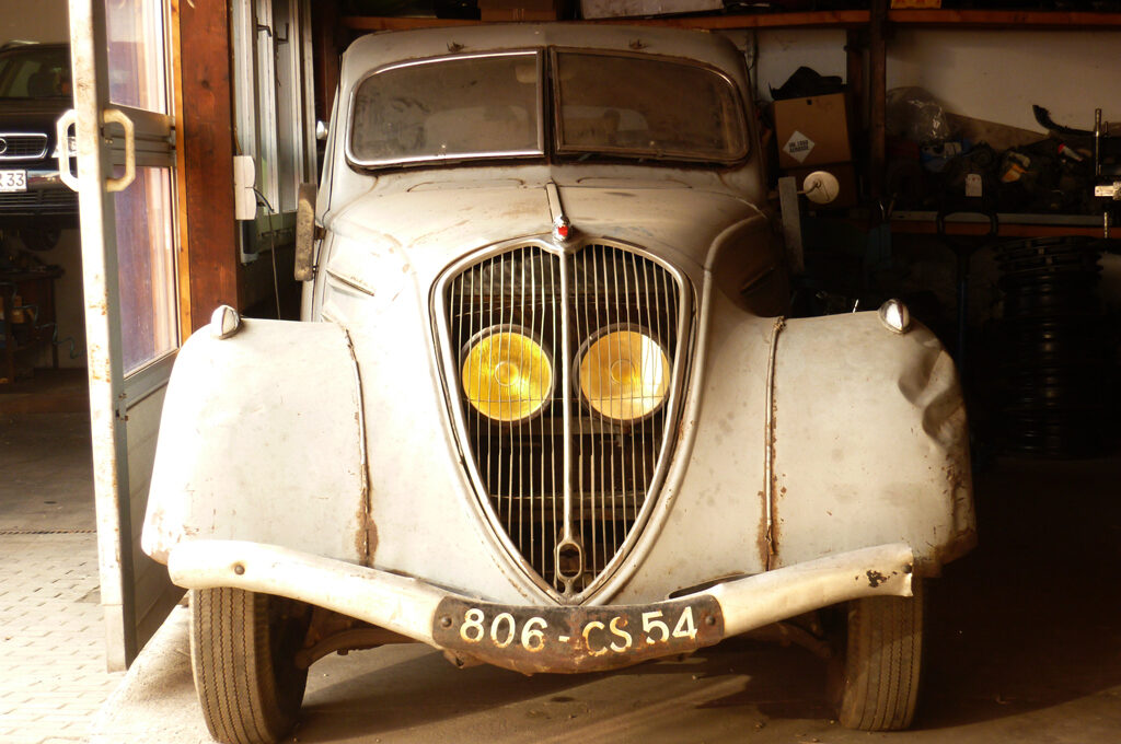 Oldtimer peugeot image01 – Auto Heyne Jena